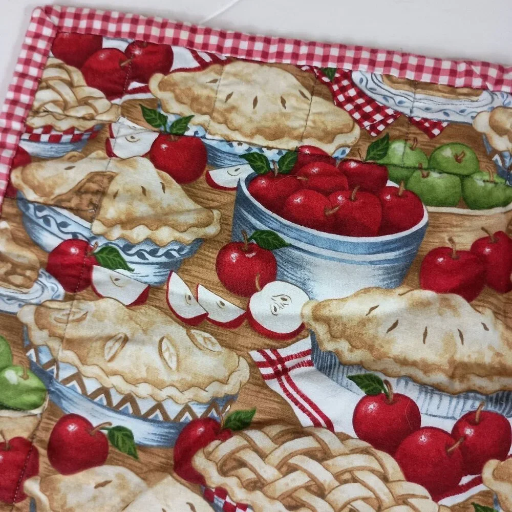 Handcrafted Apple Pie Gingham Quilted Table Mat